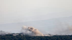 De la fumée s'échappe du Golan annexé après un tir de roquettes depuis le Liban, le 6 août 2024 (image d'illustration)