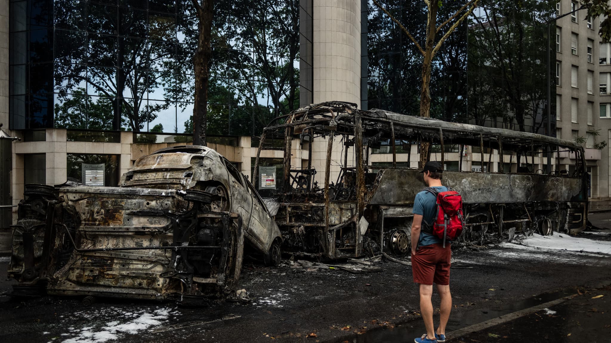 Un bus calciné à Lyon le 30 juin 2023