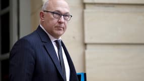 Pour Michel Sapin, Emmanuel Macron est garant d'une "cohérence totale"