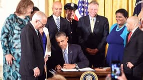 Barack Obama a signé ce lundi 21 juillet le décret contre la discrimination des personnes homosexuelles dans l'administration fédérale.