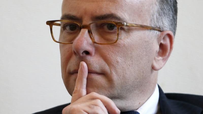 Bernard Cazeneuve a estimé que les aveux de Jérôme Cahuzac, qui a admis avoir un compte bancaire à l'étranger, ne constituent pas une affaire d'Etat. Le successeur à Bercy de l'ancien ministre socialiste du Budget a réaffirmé que l'exécutif socialiste ign