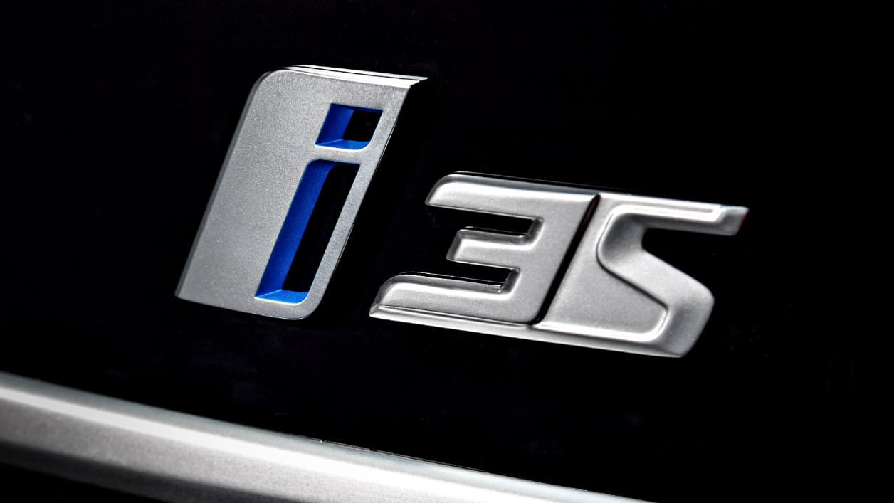 Le badge spécifique de la i3s. Le badge spécifique de la i3s.