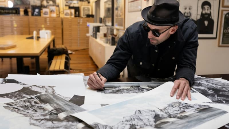 "Une machine à créer des souvenirs": l'artiste JR raconte les coulisses de sa caverne sur le Pont-Neuf