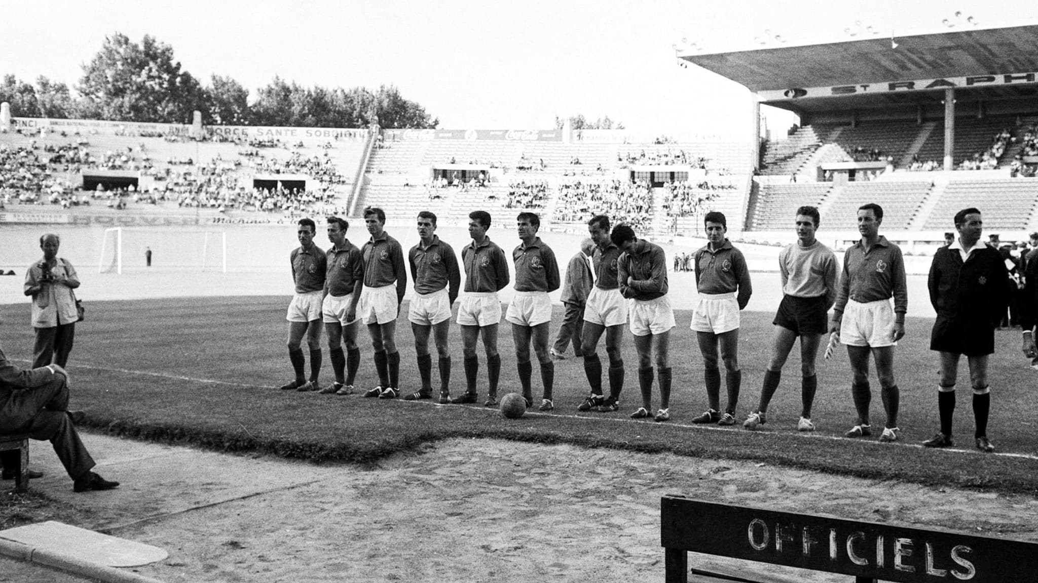 L'équipe de France avant la demi-finale de l'Euro 1960 perdue 4-5 contre la Yougoslavie