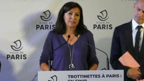 Anne Hidalgo, lors de la conférence de presse sur la réglementation autour des trottinettes.