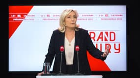 Marine Le Pen, invitée du Grand Jury de RTL, Le Figaro et LCI, dimanche 28 novembre 2021.