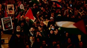La manifestation a pris fin peu avant 22 heures à la place de la République à Paris, mercredi 13 novembre.