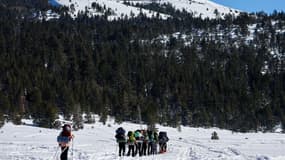 Des skieurs venus de l'université Davis en Californie, à South Lake Tahoe, en Californie, aux États-Unis, le 21 janvier 2023 (photo d'illustration)