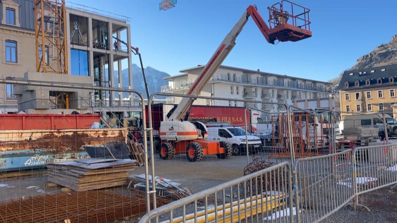 Les travaux dans le centre-ville de Briançon (Hautes-Alpes), en décembre 2024.
