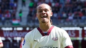 Xavi Simons exulte pendant un match du PSV, le 28 mai 2023