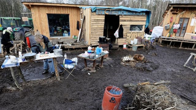 Des zadistes occupent le site du projet d'aéroport de Notre-Dame-des-Landes, le 17 novembre 2012.