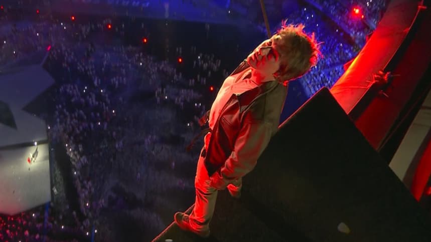 Tom Cruise fait un saut au dessus du Stade de France, cérémonie d'ouverture des JO de Paris 2024, 11 août 2024