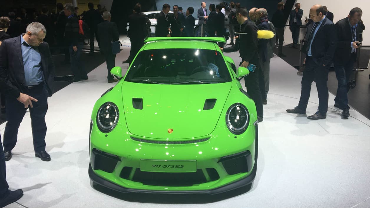 A Genève, Porsche dévoile la nouvelle génération de la 911 GT3 RS. A Genève, Porsche dévoile la nouvelle génération de la 911 GT3 RS.