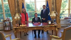 Promulgation de la loi moralisation: scénarisée ou non, Macron a tenu sa promesse