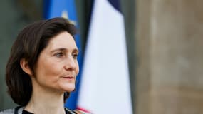 La ministre française des Sports, Amélie Oudéa-Castera, à la sortie du Conseil des ministres à l'Élysée, à Paris, le 15 février 2023
