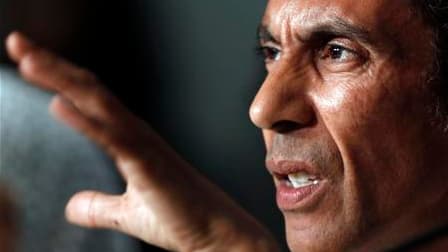 Rachid Bouchareb, le réalisateur de "Hors la loi", estime que son film, qui brigue la Palme d'Or du 63e Festival de Cannes sous la bannière algérienne, doit permettre d'ouvrir un débat dépassionné sur le passé colonial de la France. /Photo prise le 21 mai