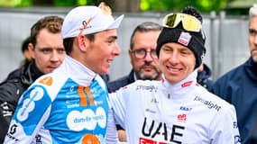 Romain Bardet et Tadej Pogacar lors de Liege-Bastogne-Liege le 21 avril 2024