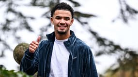 Warren Zaïre-Emery lors de son arrivée à Clairefontaine, le 13 novembre 2023