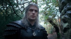 Henry Cavill dans "The Witcher"