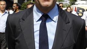Le tribunal correctionnel de Bordeaux a définitivement abandonné mercredi les poursuites contre le photographe François-Marie Banier, soupçonné d'abus de faiblesse sur Liliane Bettencourt. La justice a expliqué sa décision par le retrait de la plainte dép