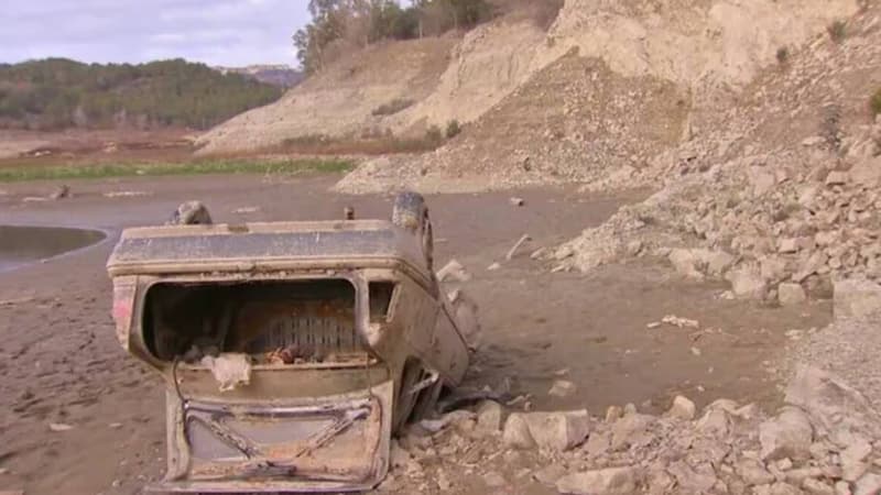Espagne: une voiture volée en 1997 retrouvée 26 ans plus tard dans un marais asséché