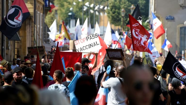 Des manifestants contre le pass sanitaire, le 14 août 2021 à Metz