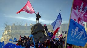 La Manif pour tous a défilé dimanche 2 février dans les rues de Paris et Lyon contre la loi sur la famille.