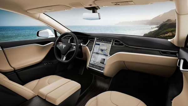 L'intérieur de la Model S n'avait que peu évolué depuis 2012.