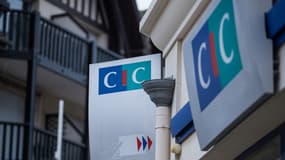 Le logo de la banque CIC à Ouistreham (Calvados), le 28 octobre 2019 (photo d'illustration).