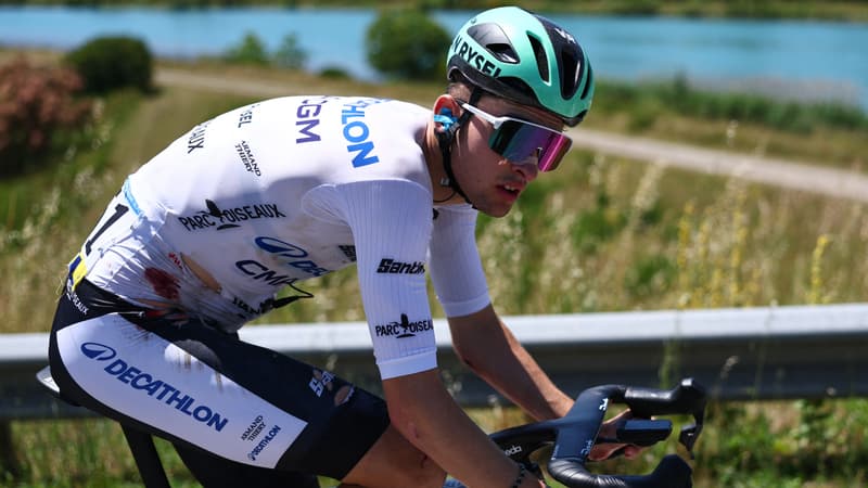 Paul Seixas touche apres sa chute sur le Tour Auvergne Rhone Alpes le 13 juin 2026 2303059