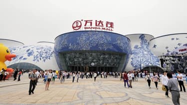 Ouvert lors d'une fastueuse cérémonie, la "Wanda City" de Nanchang (au sud-est de la Chine), accueille sur deux km2 un mall commercial avec cinémas interactifs, un parc à thème de 80 hectares, doté des "plus hautes montagnes russes" de Chine.