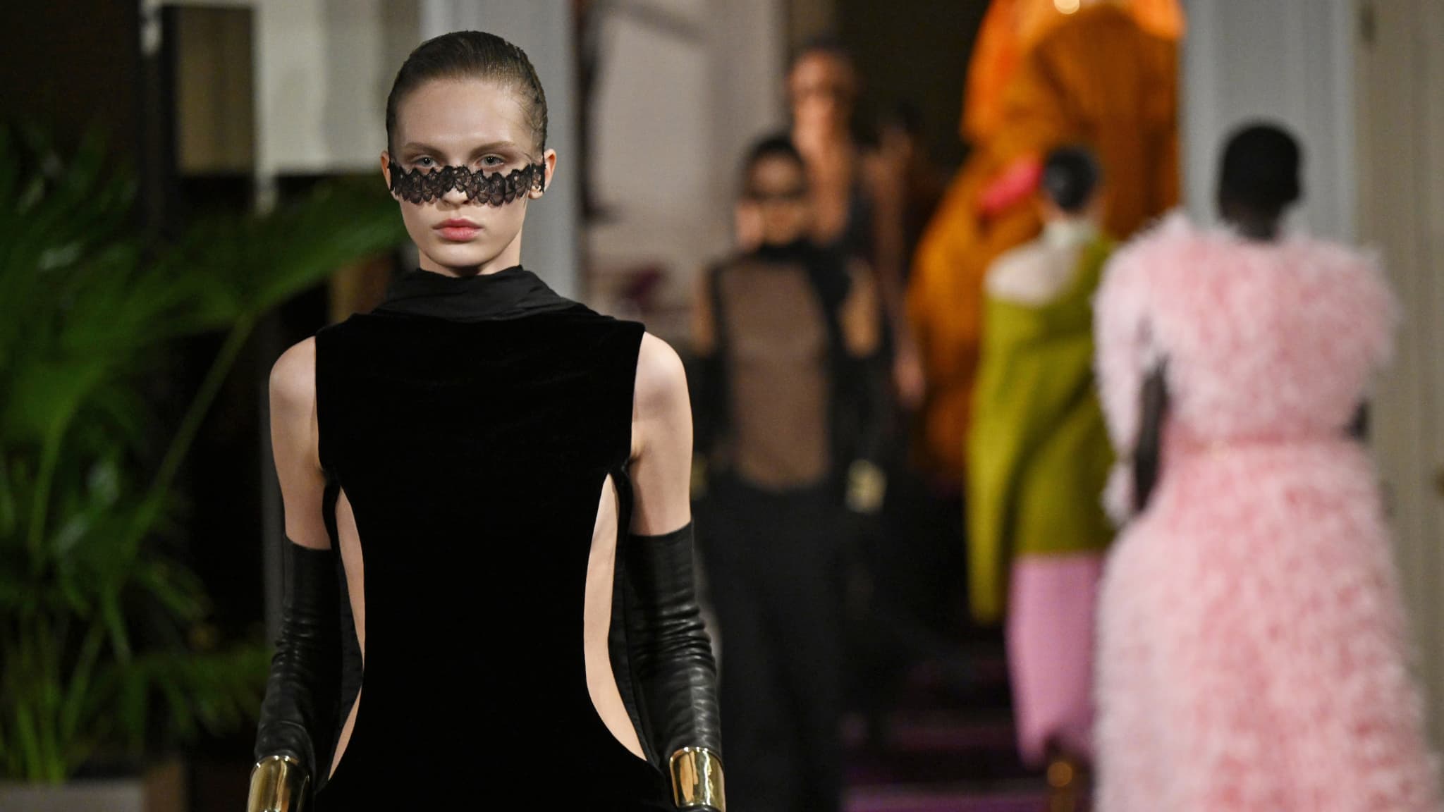 Valentino défilé couture printemps-été 2024. Valentino défilé couture printemps-été 2024.