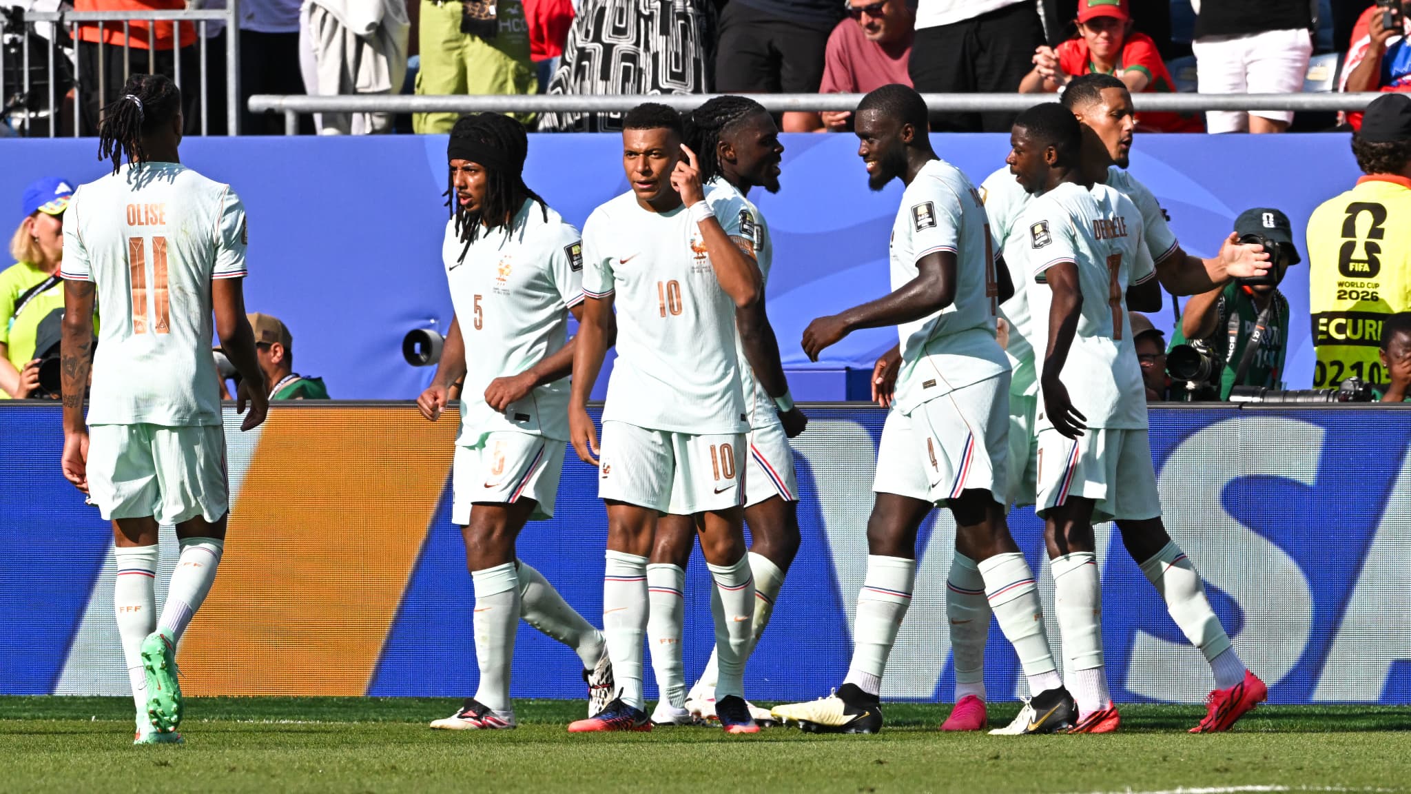 suivez la demi-finale de la Coupe du monde entre les Bleus et la Roja en direct suivez la demi-finale de la Coupe du monde entre les Bleus et la Roja en direct