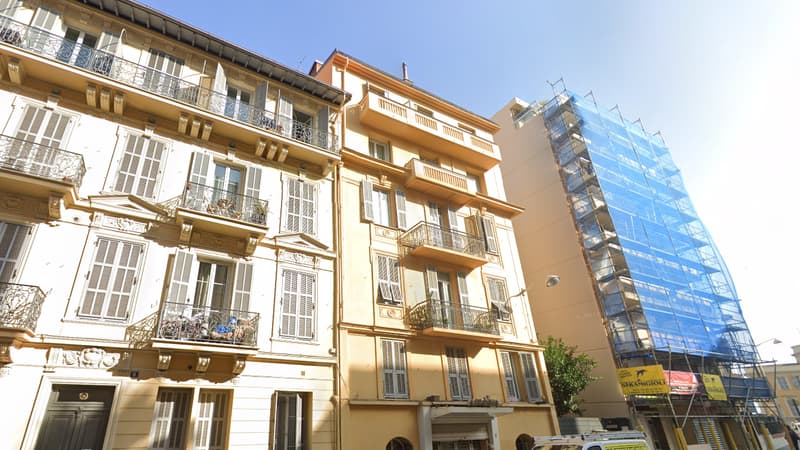 La pension de famille Astoria du boulevard François-Grosso, à Nice, où un homme a été retrouvé mort au fond d'une cage d'escalier le 2 novembre 2022.