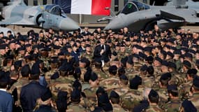 Emmanuel Macron sur la  base aérienne Luxeuil-Saint Sauveur le 18 mars 2025