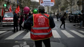 Un manifestant à Paris, le 19 décembre 2019.