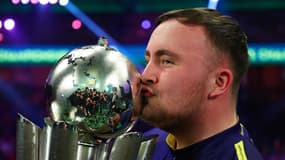 Luke Littler devient champion du monde de fléchettes, le 03/01/2025