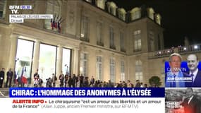 Chirac: l'hommage des anonymes à l'Élysée