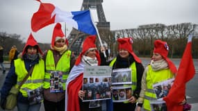Des femmes gilets jaunes manifestent à Paris le 20 janvier 2019