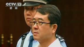 L'ex-chef de la police de Chongqing, Wang Lijun, a été condamné à 15 ans de prison par un tribunal de Chengdu qui l'a reconnu coupable de tentative de dissimulation du meurtre d'un homme d'affaires britannique à l'origine de la chute de Bo Xilai, ambitieu