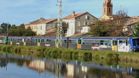 Des services publics (Poste- mairie) devraient bientôt vendre des billets de train dans les gares peu fréquentées de la région Provence-Alpes-Côte d'Azur.