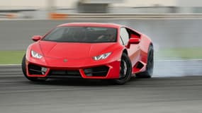 La Lamborghini Huracan LP580-2 inaugure la porpulsion sur le coupé.