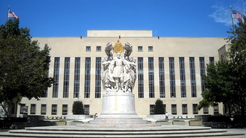 L'action en justice des états est menée devant la Cour fédérale d'Appel de Washington DC