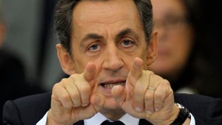 Au plus bas dans les sondages, Nicolas Sarkozy a fait appel jeudi au jugement des Français contre les commentateurs et la presse, à moins de 18 mois de l'élection présidentielle. A l'issue d'une table ronde sur les dossiers agricoles, qui a pris rapidemen