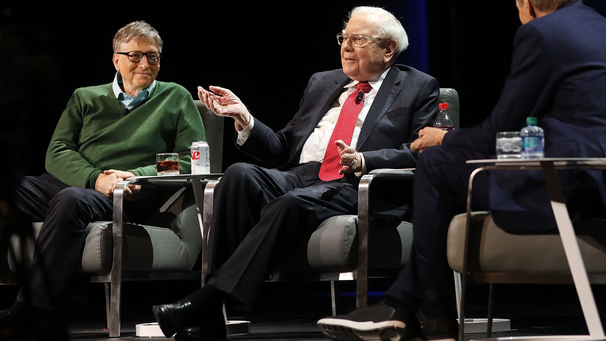 35 Yıllık Dostlukta Su Yüzüne Çıkan Sorun: Warren Buffett, Bill Gates Vakfı'na Yaptığı Dev Bağışı İlk Kez Durdurdu