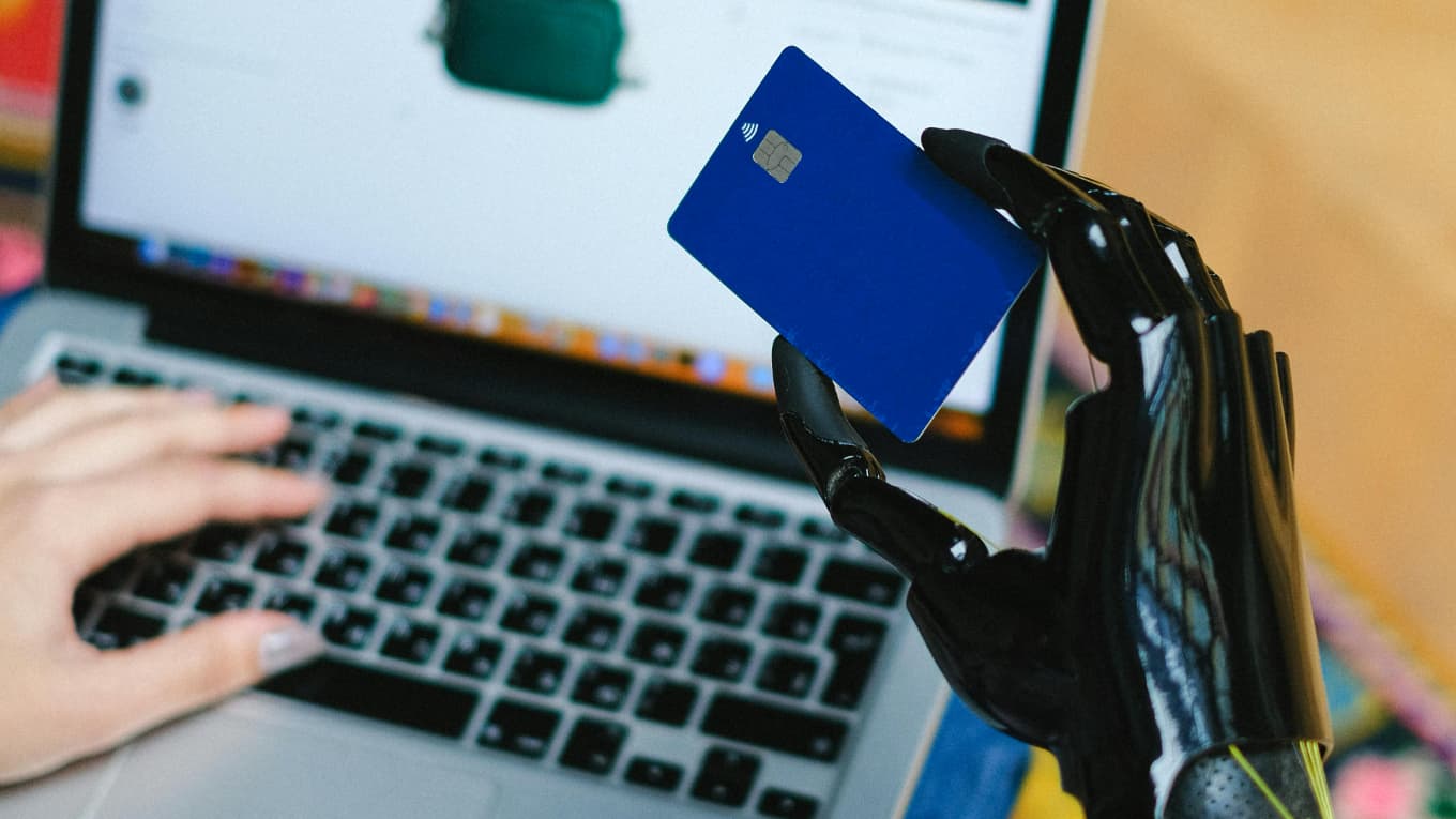 C'EST LA BANQUE EN LIGNE QUI VOUS OFFRE LE PLUS D'ARGENT : 250 EUROS OFFERTS