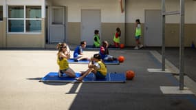 Des élèves faisant du sport à La Roseraie, à Marseille, le 2 septembre 2024