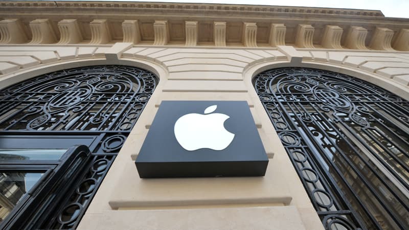 Mardi matin, la façade de la boutique, qui vend notamment smartphones et tablettes numériques, semblait intacte.