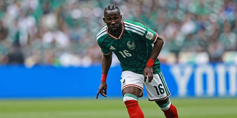 Edson Alvarez titulaire ce soir