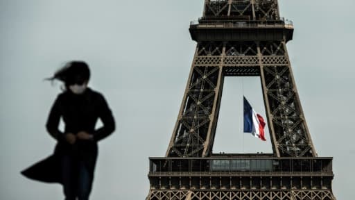 La tour Eiffel vue depuis l'esplanade du Trocadero, le 11 mai 2020 à Paris
